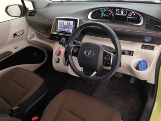 2016 Toyota Sienta - Thumbnail