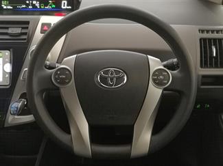 2013 Toyota Prius - Thumbnail