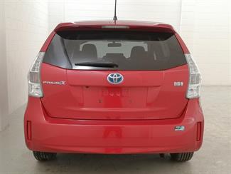 2013 Toyota Prius - Thumbnail