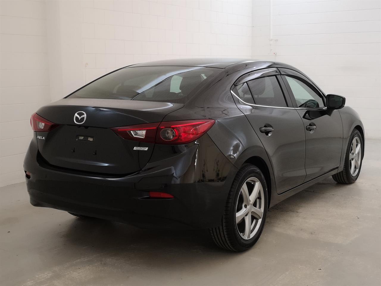 2017 Mazda Axela