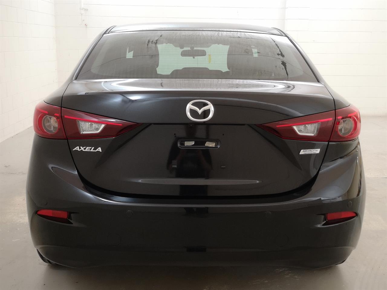 2017 Mazda Axela