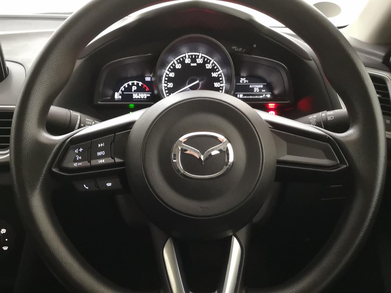 2017 Mazda Axela