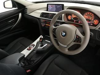 2012 BMW 320i - Thumbnail