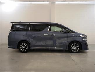 2015 Toyota Alphard - Thumbnail