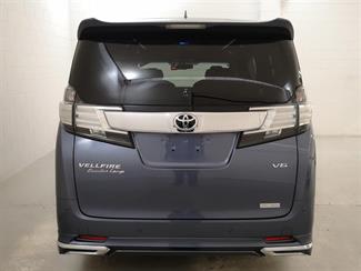 2015 Toyota Alphard - Thumbnail