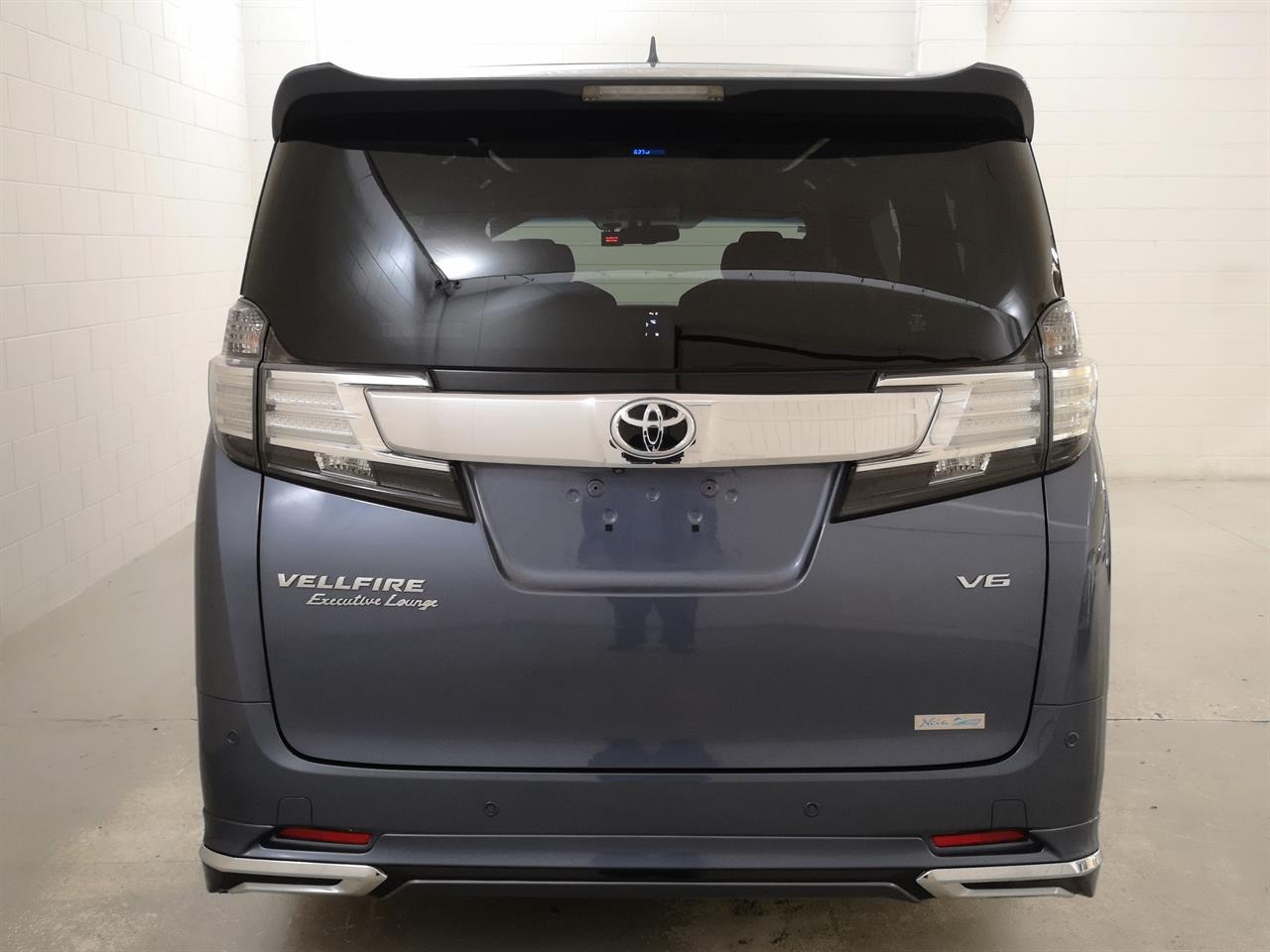 2015 Toyota Alphard