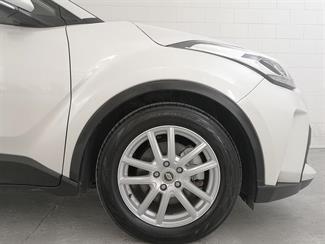 2019 Toyota C-HR - Thumbnail