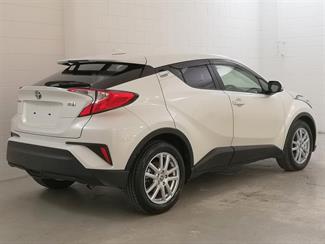 2019 Toyota C-HR - Thumbnail