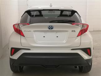 2019 Toyota C-HR - Thumbnail