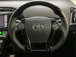 2013 Toyota Prius - Thumbnail