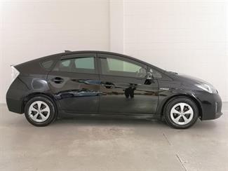 2013 Toyota Prius - Thumbnail