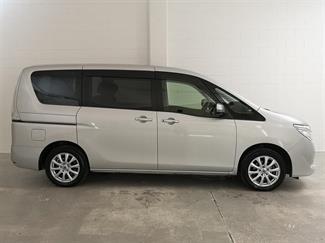 2016 Nissan Serena - Thumbnail