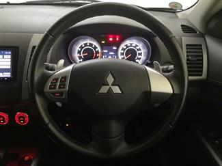 2012 Mitsubishi Outlander - Thumbnail