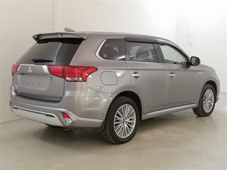 2019 Mitsubishi Outlander - Thumbnail