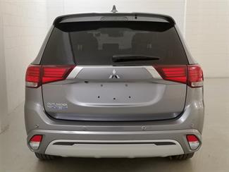 2019 Mitsubishi Outlander - Thumbnail