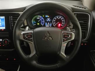 2019 Mitsubishi Outlander - Thumbnail