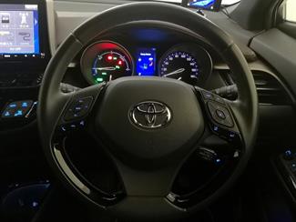 2018 Toyota C-HR - Thumbnail