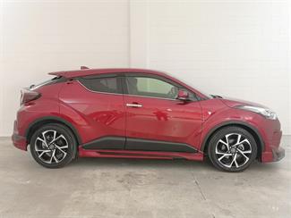 2018 Toyota C-HR - Thumbnail