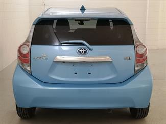 2014 Toyota Aqua - Thumbnail