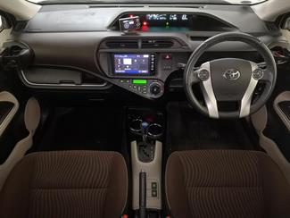 2014 Toyota Aqua - Thumbnail