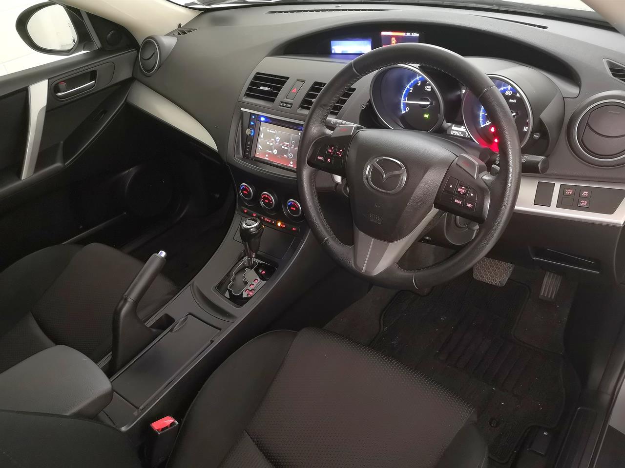 2013 Mazda Axela