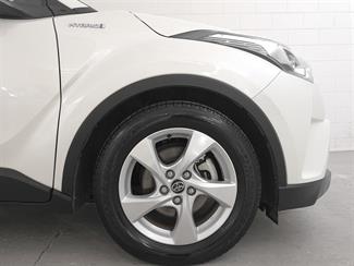 2019 Toyota C-HR - Thumbnail