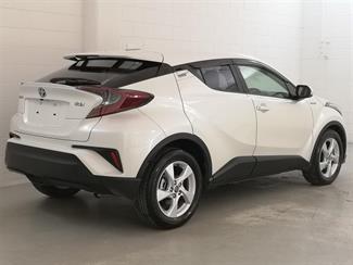 2019 Toyota C-HR - Thumbnail