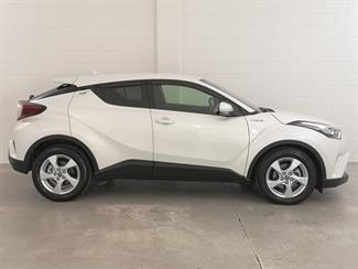 2019 Toyota C-HR - Thumbnail