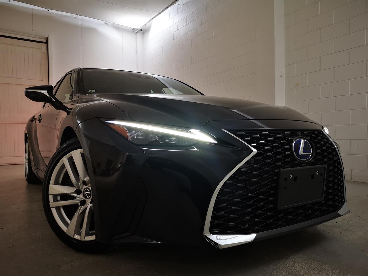 2021 Lexus IS 300H