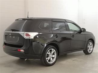 2013 Mitsubishi Outlander - Thumbnail