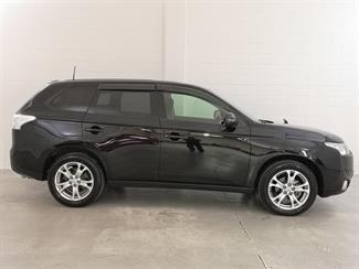 2013 Mitsubishi Outlander - Thumbnail