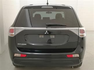 2013 Mitsubishi Outlander - Thumbnail