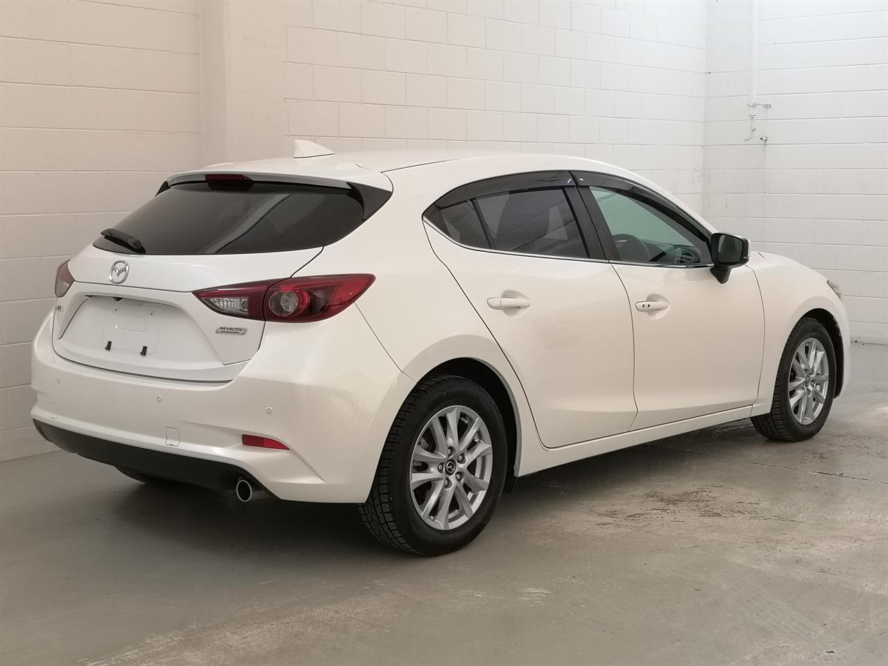 2018 Mazda Axela