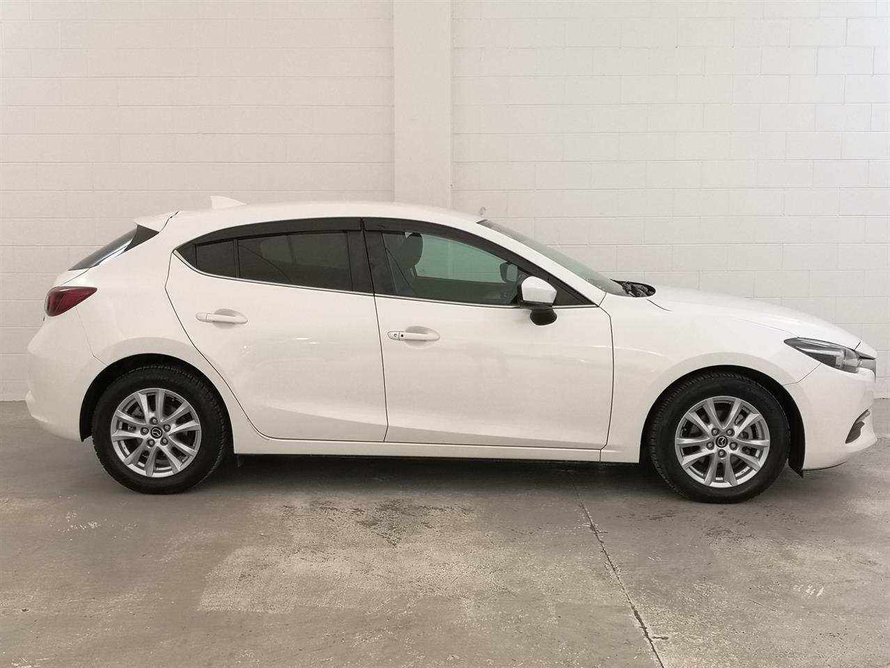 2018 Mazda Axela