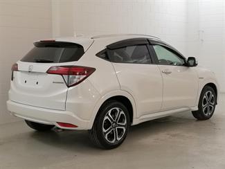 2017 Honda Vezel - Thumbnail