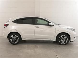 2017 Honda Vezel - Thumbnail