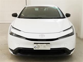 2023 Toyota Prius - Thumbnail