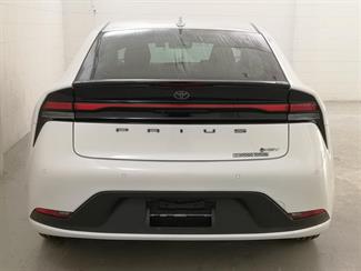 2023 Toyota Prius - Thumbnail