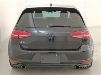 2015 Volkswagen Golf - Thumbnail