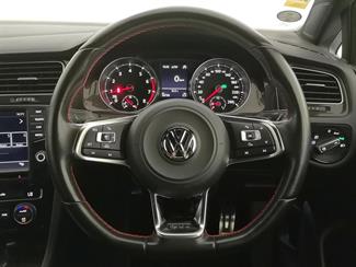 2015 Volkswagen Golf - Thumbnail