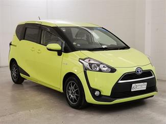 2017 Toyota Sienta - Thumbnail