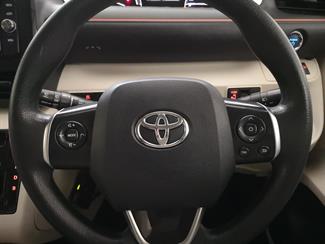 2017 Toyota Sienta - Thumbnail