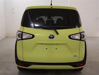 2017 Toyota Sienta - Thumbnail