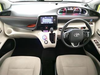 2017 Toyota Sienta - Thumbnail