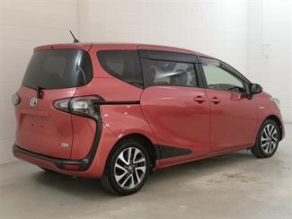 2016 Toyota Sienta - Thumbnail