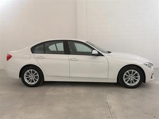 2015 BMW 320i - Thumbnail