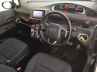 2015 Toyota Sienta - Thumbnail