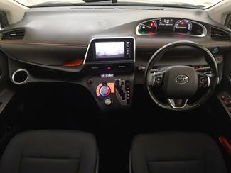 2015 Toyota Sienta - Thumbnail