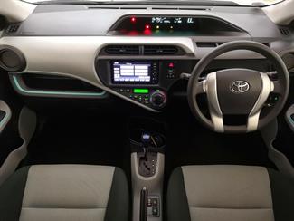 2012 Toyota Aqua - Thumbnail