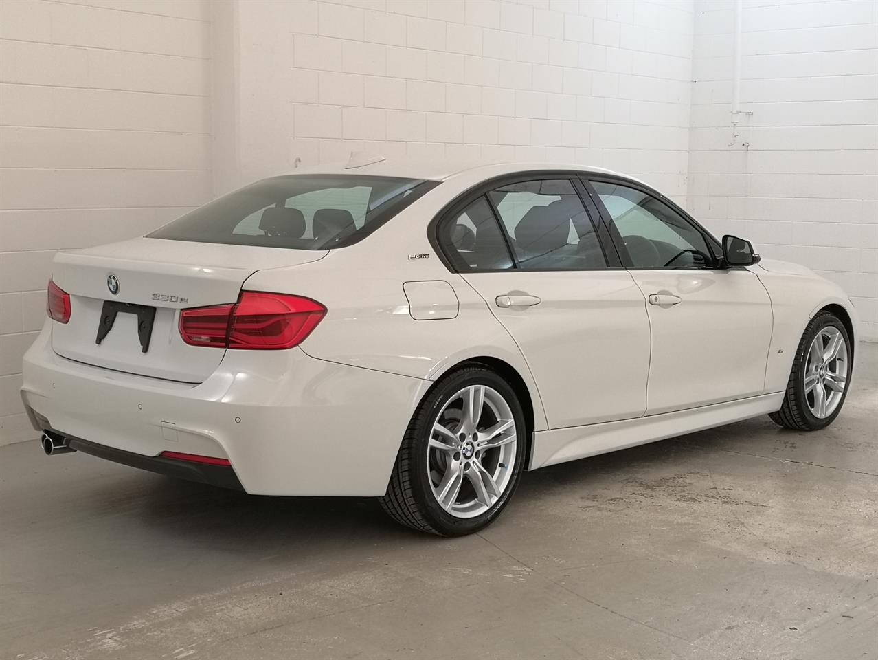 2018 BMW 330e